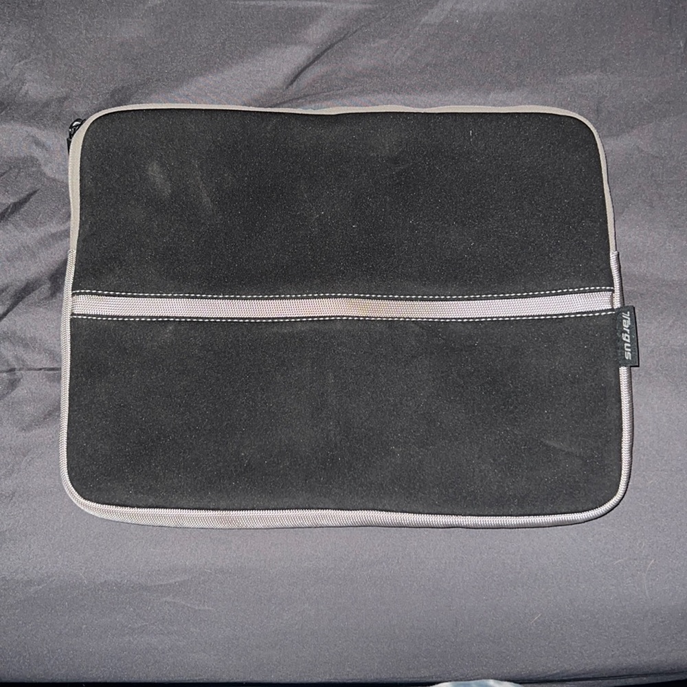 Laptop sleeve